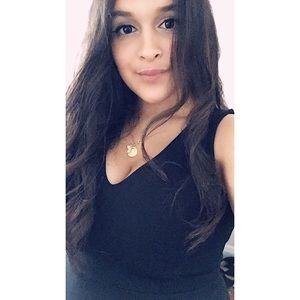 Meet your Posher, Victoria